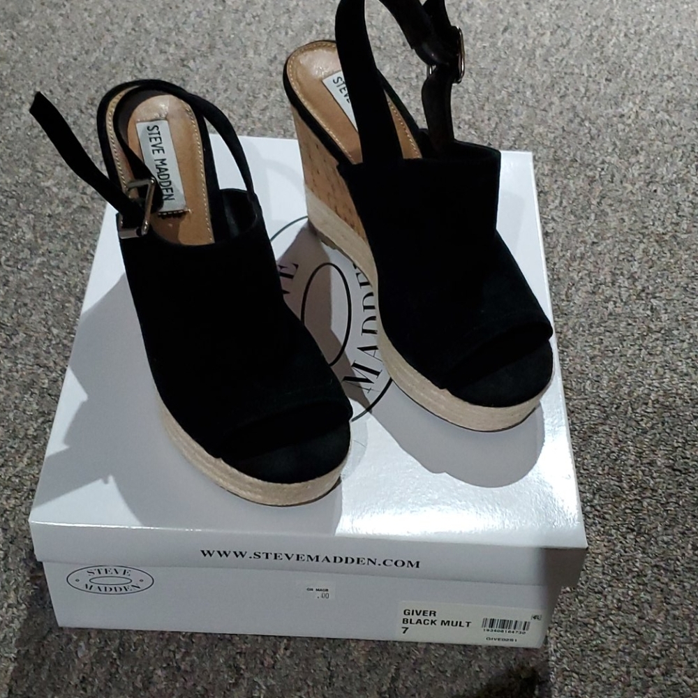 Steve Madden Black Sling Back Wedges